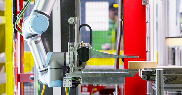 Amazon Launches Vulcan, a Touch-Sensitive Warehouse Robot